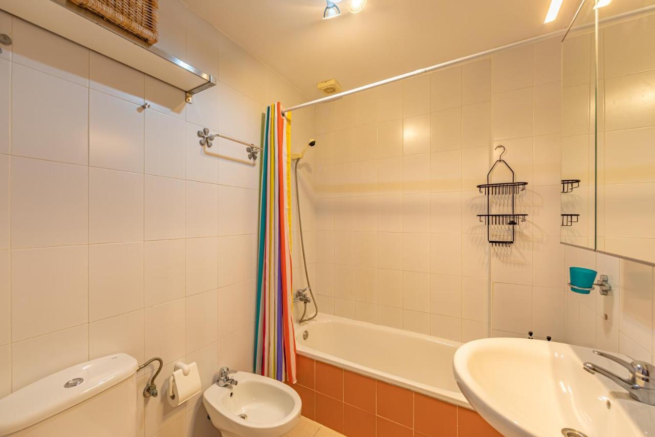 Beachfront, Pool, Terrace & Wifi Apartament *