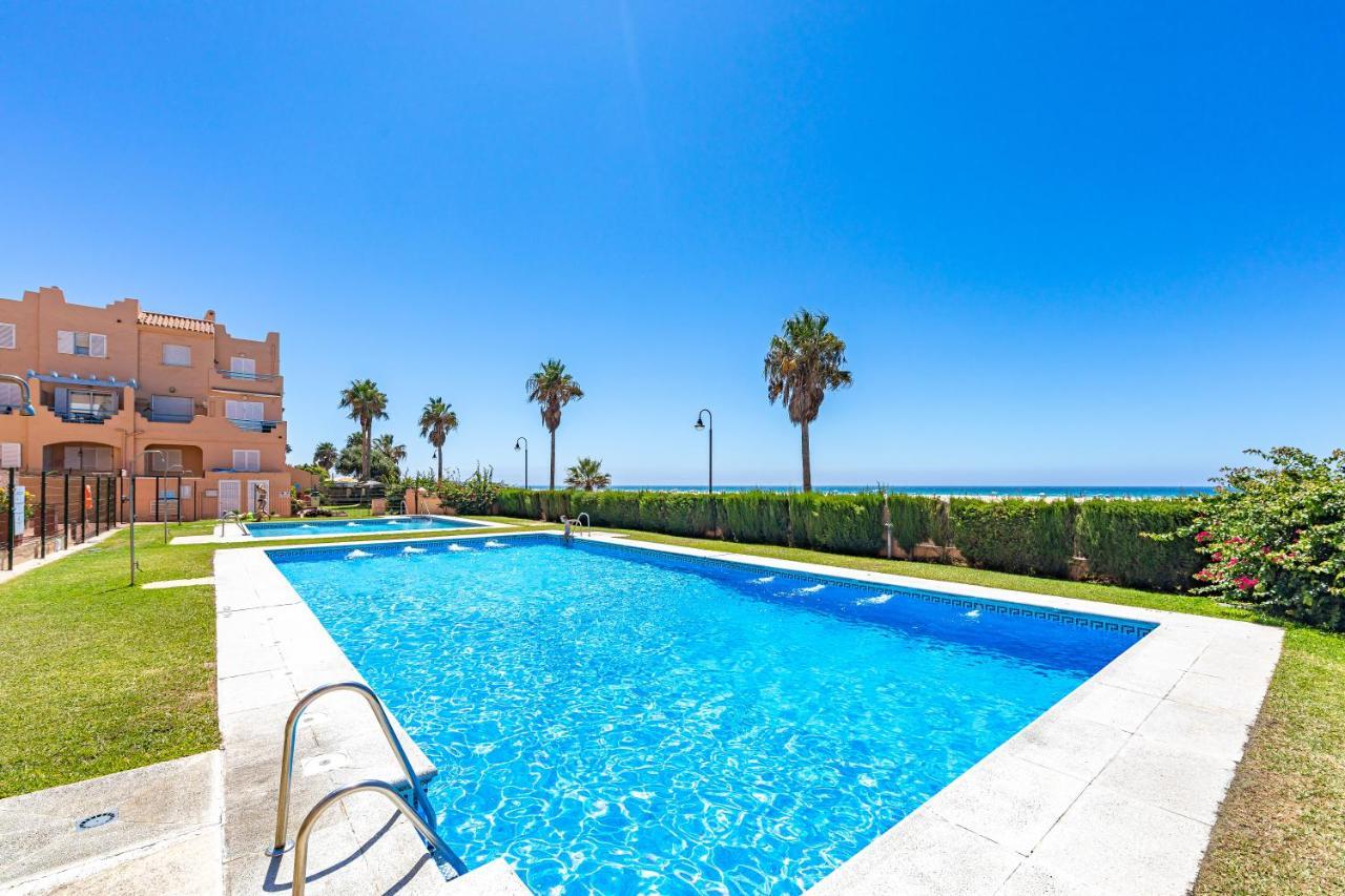 Beachfront, Pool, Terrace & Wifi * Tarifa