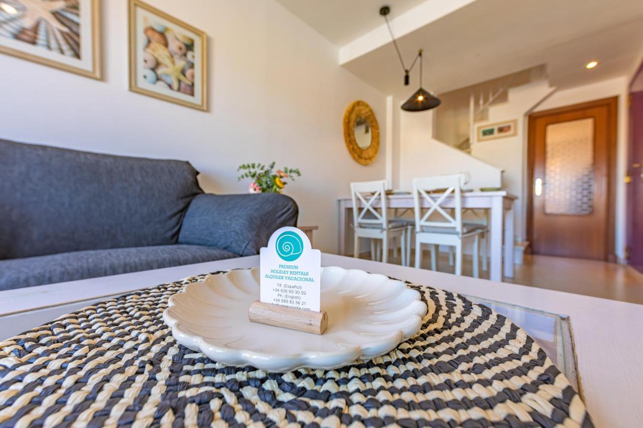 Beachfront, Pool, Terrace & Wifi Apartamento