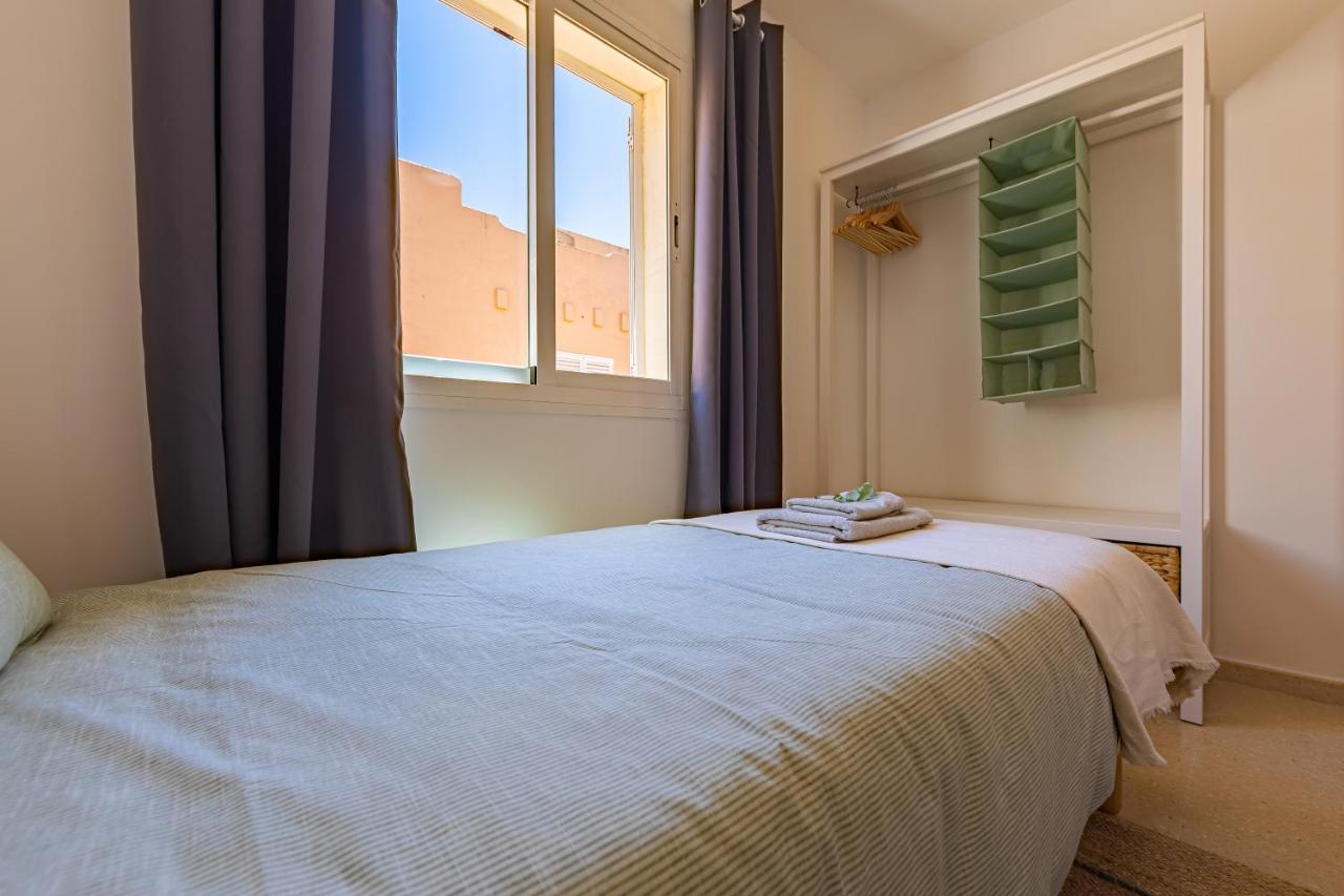 Apartamento Beachfront, Pool, Terrace & Wifi *